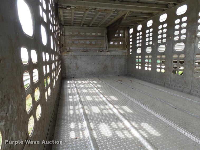 image for item DH9624 1992 Wilson POT48 livestock trailer