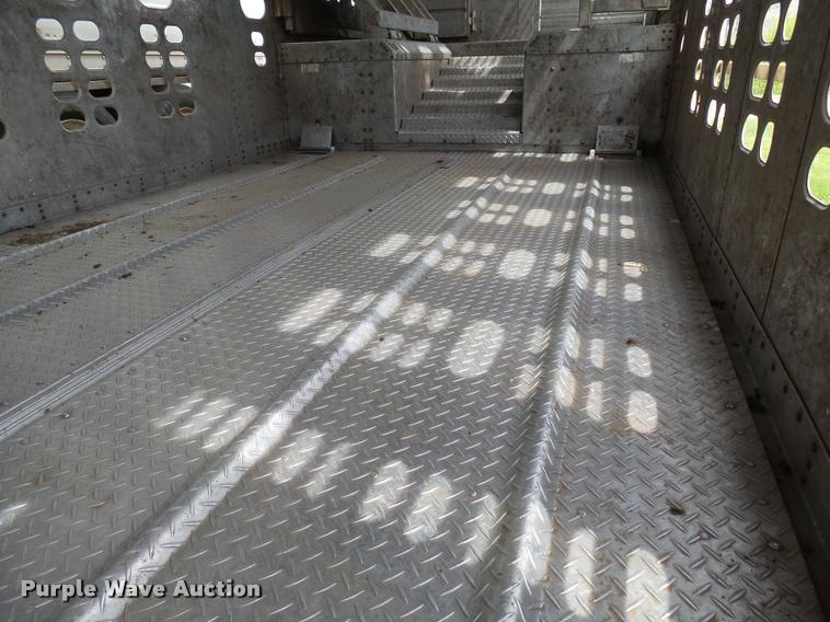 image for item DH9624 1992 Wilson POT48 livestock trailer