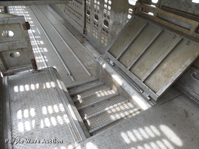 image for item DH9624 1992 Wilson POT48 livestock trailer