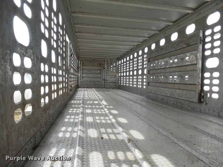 image for item DH9624 1992 Wilson POT48 livestock trailer