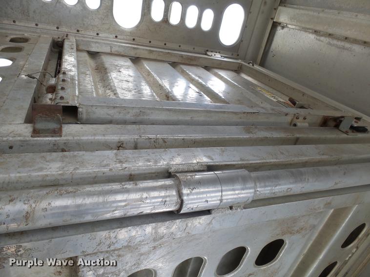 image for item DH9624 1992 Wilson POT48 livestock trailer