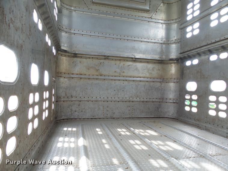 image for item DH9624 1992 Wilson POT48 livestock trailer