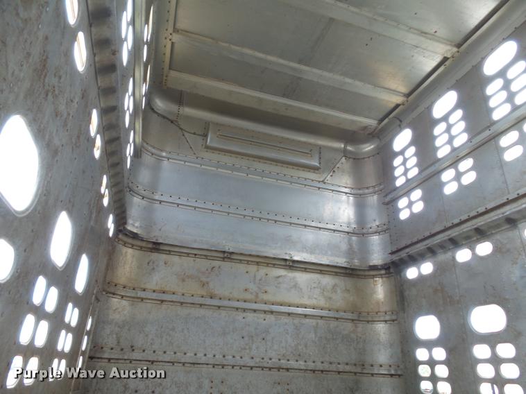 image for item DH9624 1992 Wilson POT48 livestock trailer