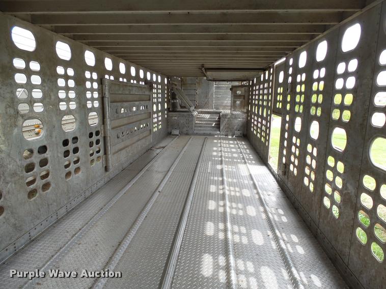 image for item DH9624 1992 Wilson POT48 livestock trailer