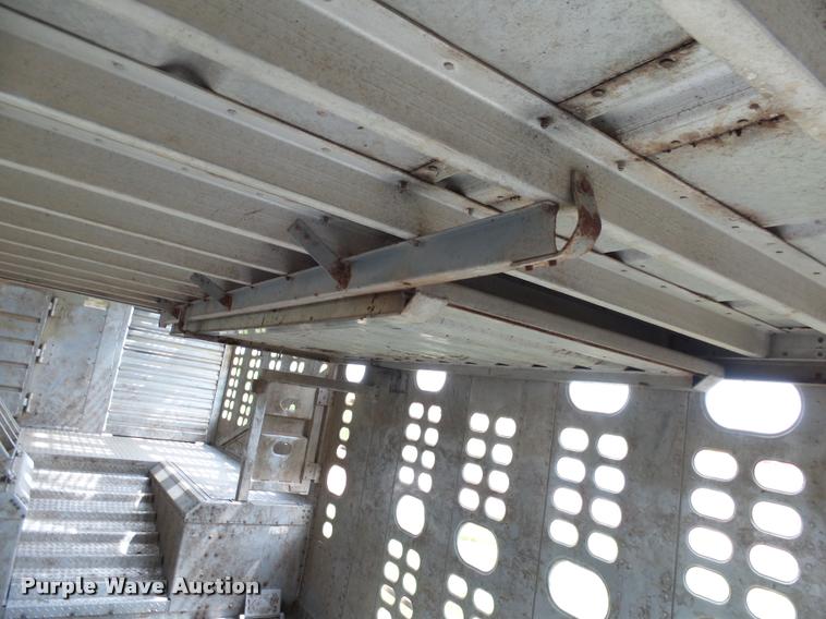 image for item DH9624 1992 Wilson POT48 livestock trailer