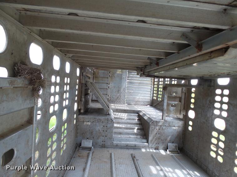 image for item DH9624 1992 Wilson POT48 livestock trailer