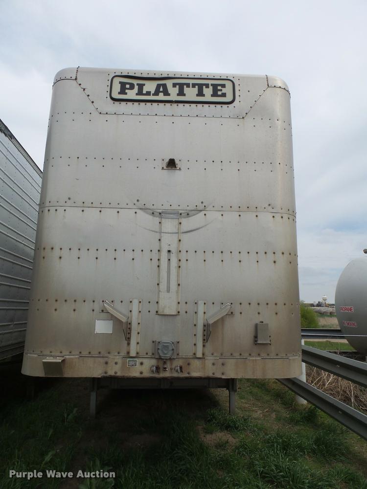 image for item DH9624 1992 Wilson POT48 livestock trailer