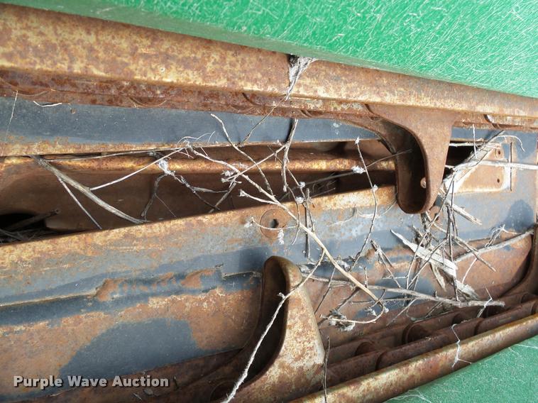 image for item DH9627 John Deere 1220 sunflower head