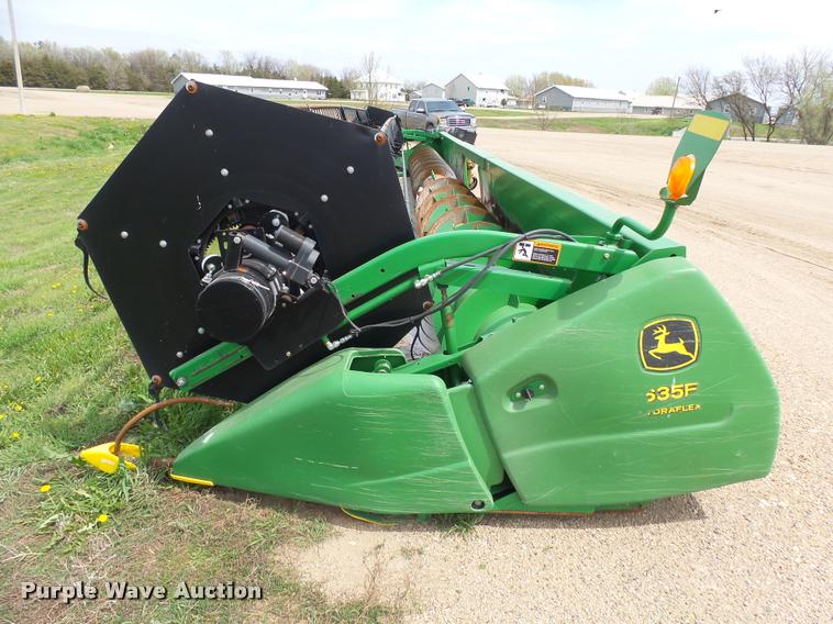 image for item DH9628 2004 John Deere 635F flex head