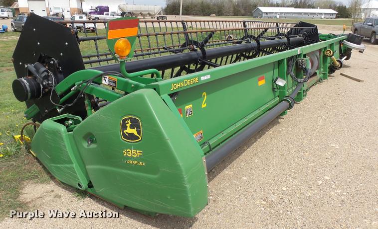 image for item DH9628 2004 John Deere 635F flex head