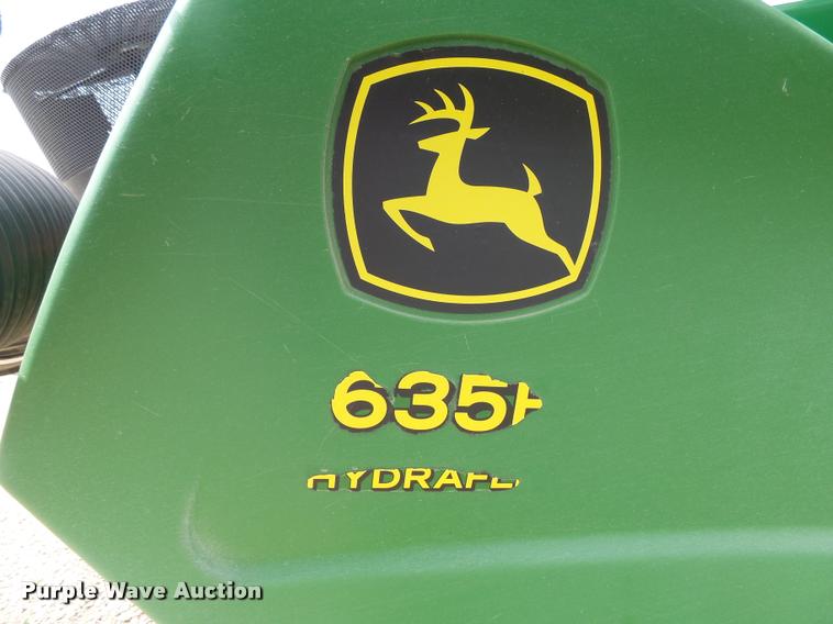 image for item DH9628 2004 John Deere 635F flex head