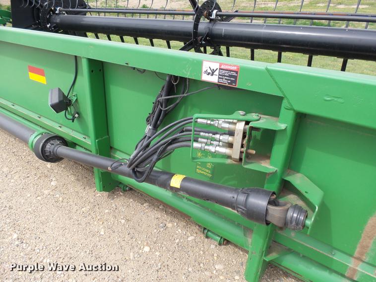 image for item DH9628 2004 John Deere 635F flex head