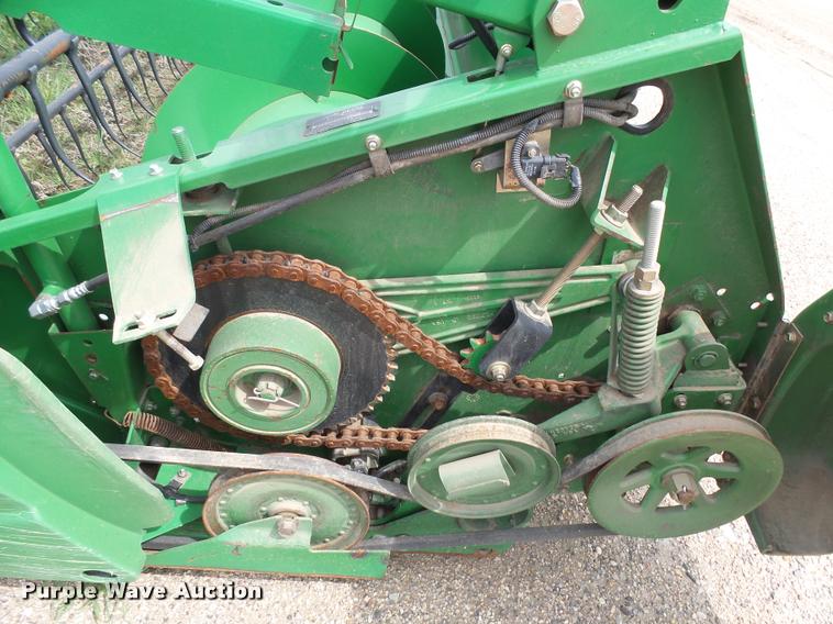 image for item DH9628 2004 John Deere 635F flex head