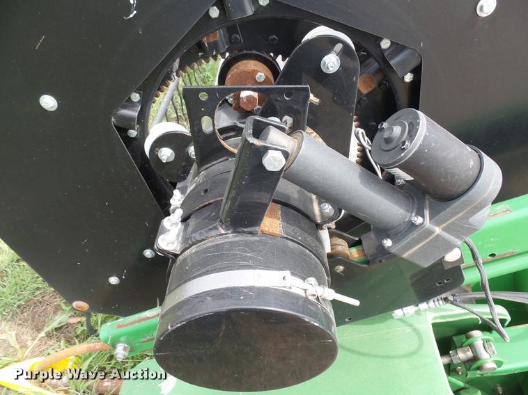 image for item DH9628 2004 John Deere 635F flex head