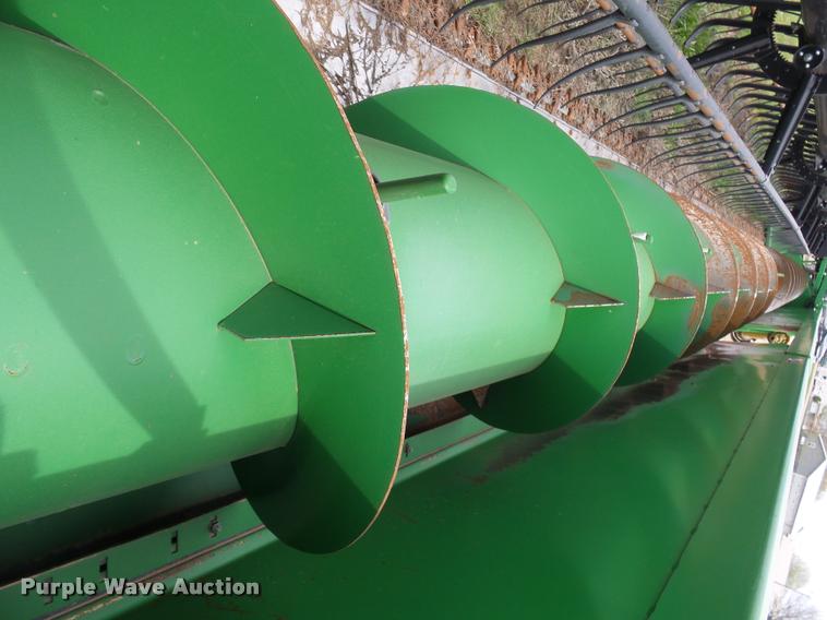 image for item DH9628 2004 John Deere 635F flex head