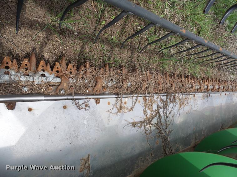 image for item DH9628 2004 John Deere 635F flex head