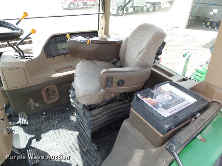 image for item DH9636 2000 John Deere 9300T tractor