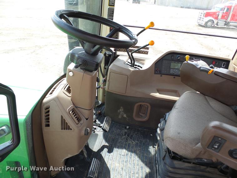 image for item DH9636 2000 John Deere 9300T tractor