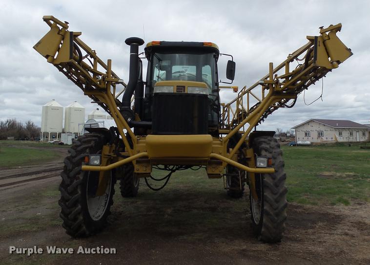 image for item DH9637 2001 Ag-Chem RoGator 1254 self-propelled applicator