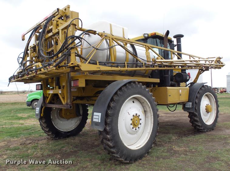 image for item DH9637 2001 Ag-Chem RoGator 1254 self-propelled applicator