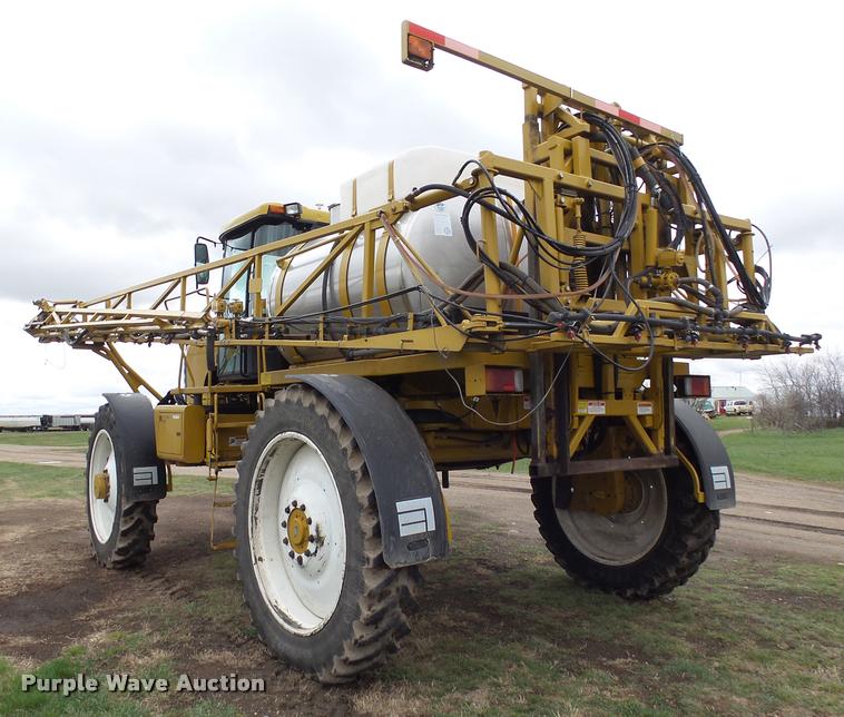 image for item DH9637 2001 Ag-Chem RoGator 1254 self-propelled applicator