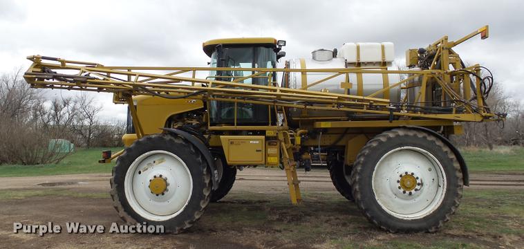 image for item DH9637 2001 Ag-Chem RoGator 1254 self-propelled applicator