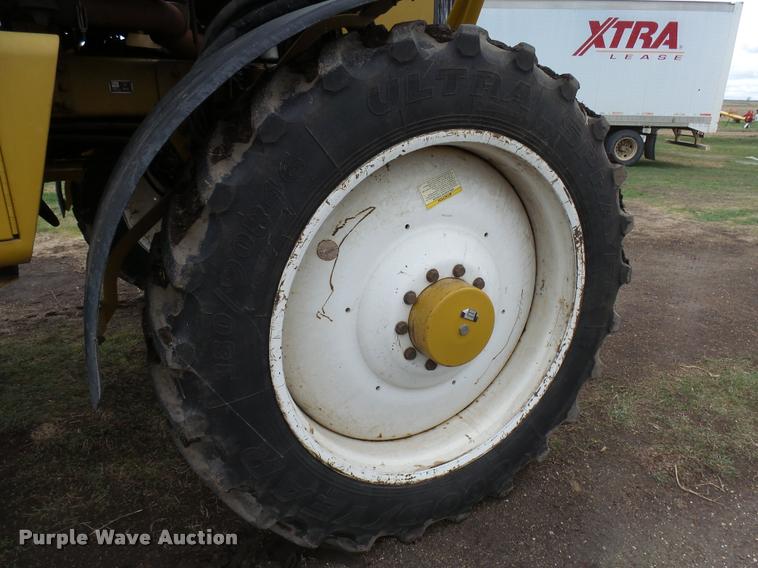 image for item DH9637 2001 Ag-Chem RoGator 1254 self-propelled applicator