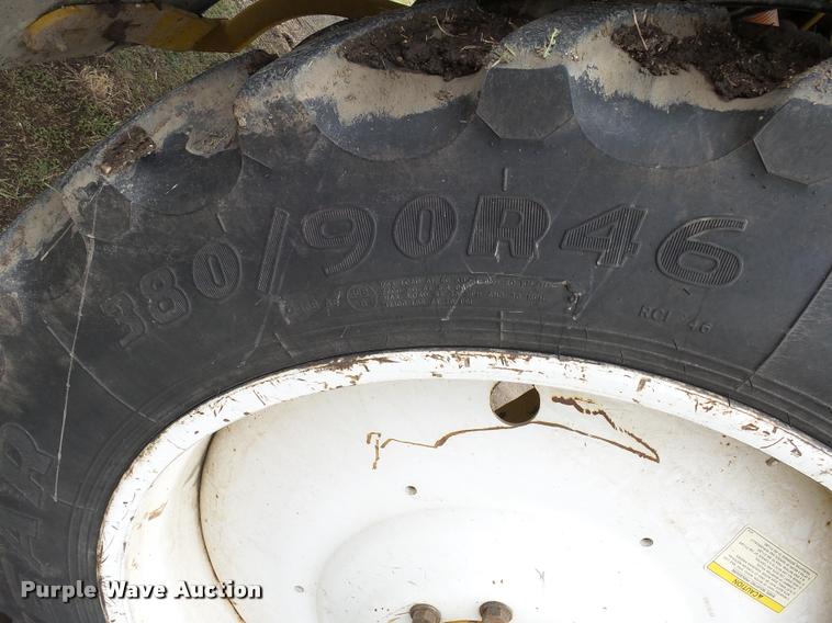 image for item DH9637 2001 Ag-Chem RoGator 1254 self-propelled applicator