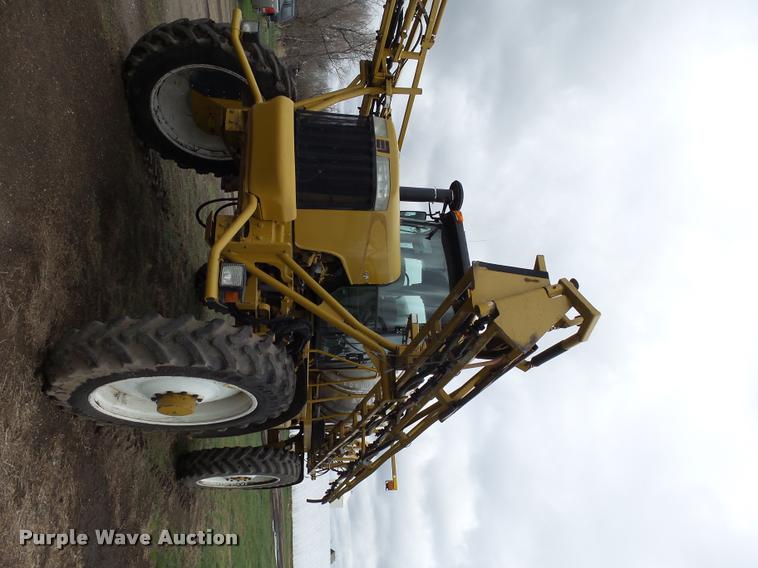 image for item DH9637 2001 Ag-Chem RoGator 1254 self-propelled applicator