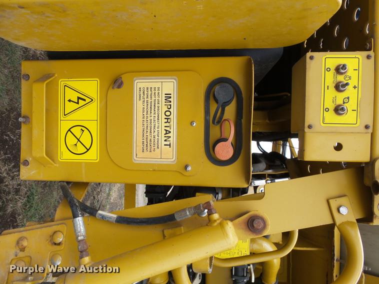 image for item DH9637 2001 Ag-Chem RoGator 1254 self-propelled applicator