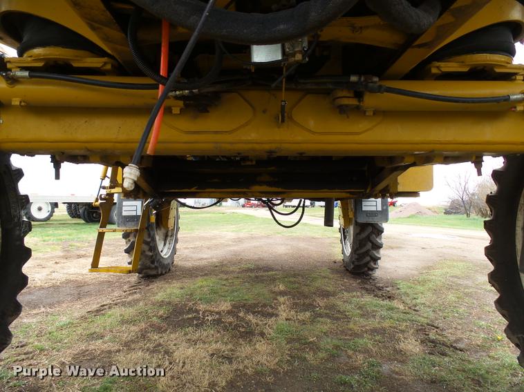 image for item DH9637 2001 Ag-Chem RoGator 1254 self-propelled applicator