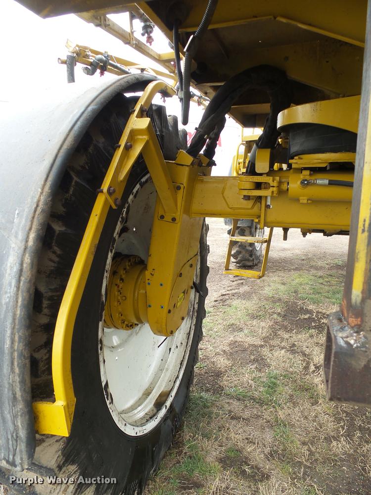 image for item DH9637 2001 Ag-Chem RoGator 1254 self-propelled applicator
