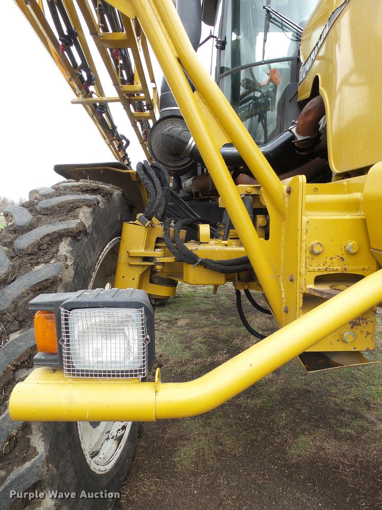image for item DH9637 2001 Ag-Chem RoGator 1254 self-propelled applicator