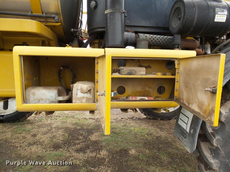 image for item DH9637 2001 Ag-Chem RoGator 1254 self-propelled applicator