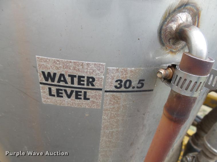 image for item DH9637 2001 Ag-Chem RoGator 1254 self-propelled applicator