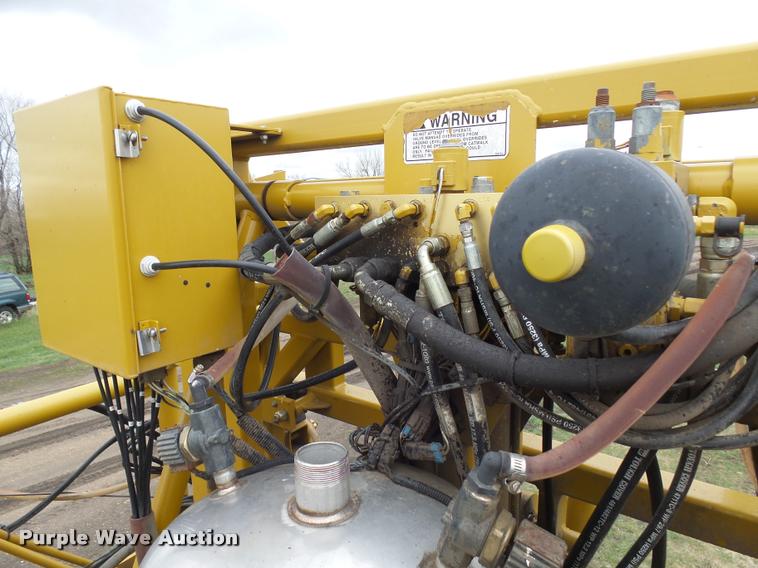 image for item DH9637 2001 Ag-Chem RoGator 1254 self-propelled applicator