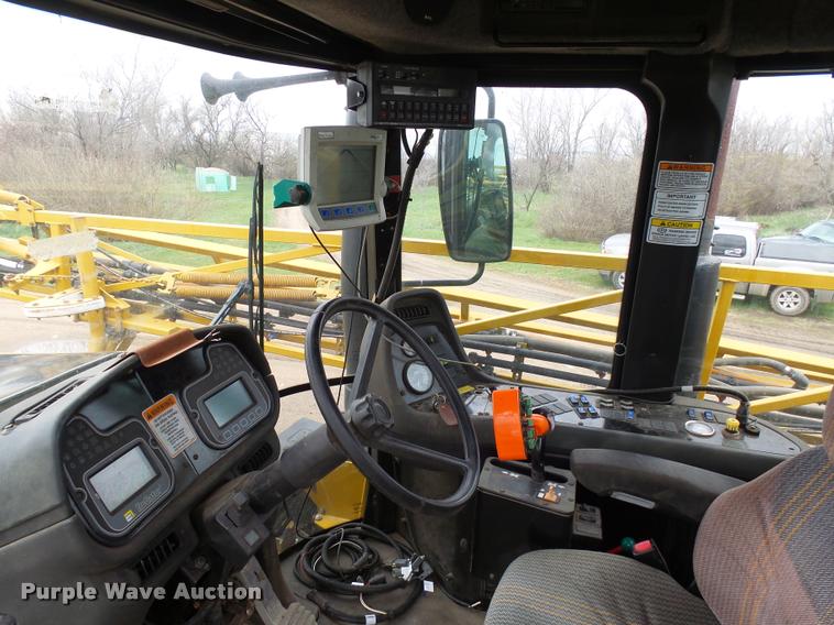image for item DH9637 2001 Ag-Chem RoGator 1254 self-propelled applicator