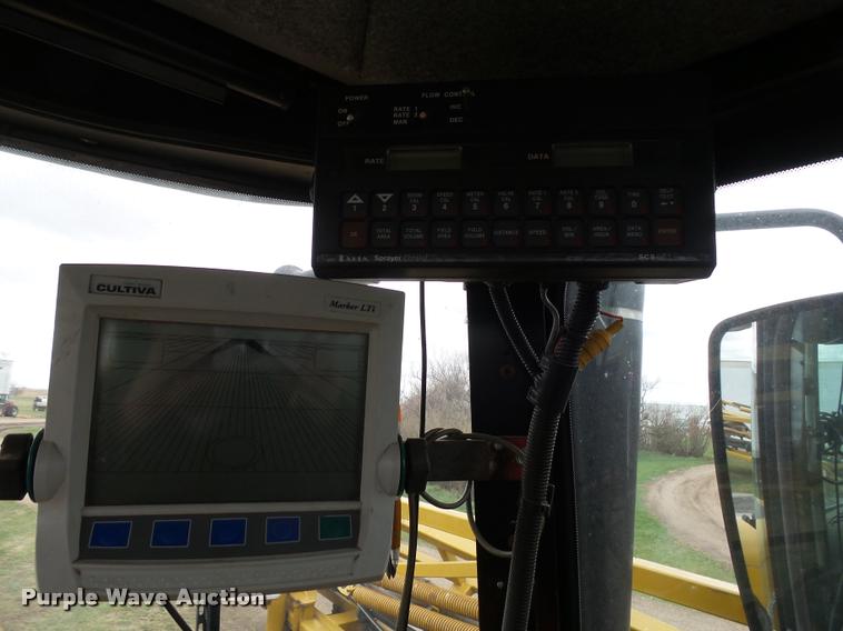 image for item DH9637 2001 Ag-Chem RoGator 1254 self-propelled applicator