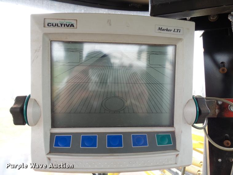 image for item DH9637 2001 Ag-Chem RoGator 1254 self-propelled applicator