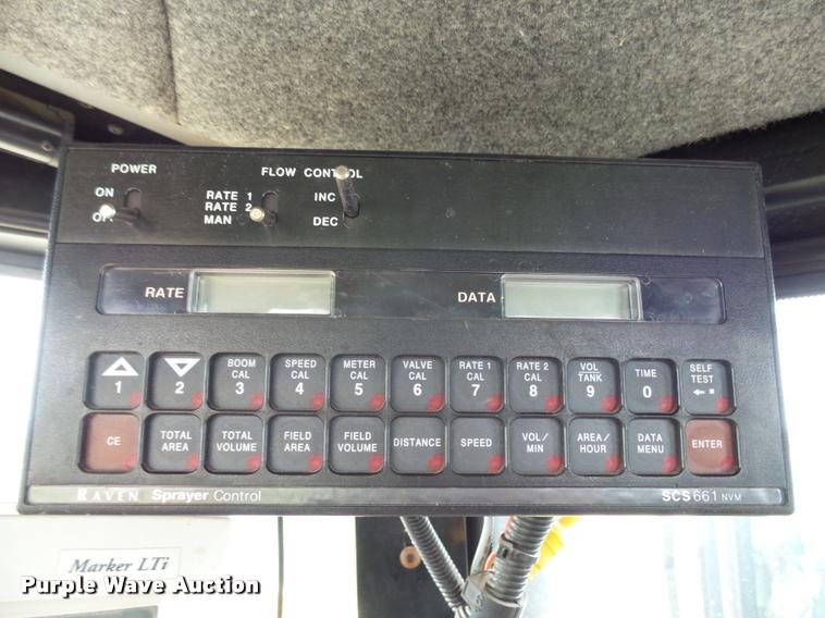 image for item DH9637 2001 Ag-Chem RoGator 1254 self-propelled applicator