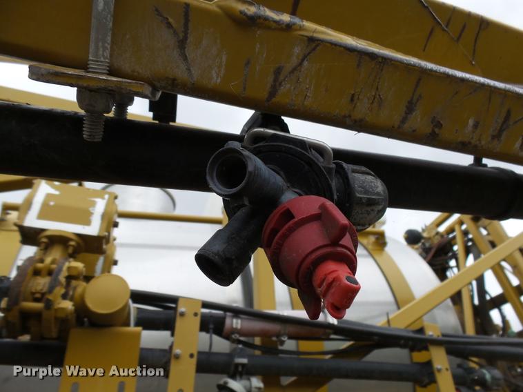 image for item DH9637 2001 Ag-Chem RoGator 1254 self-propelled applicator