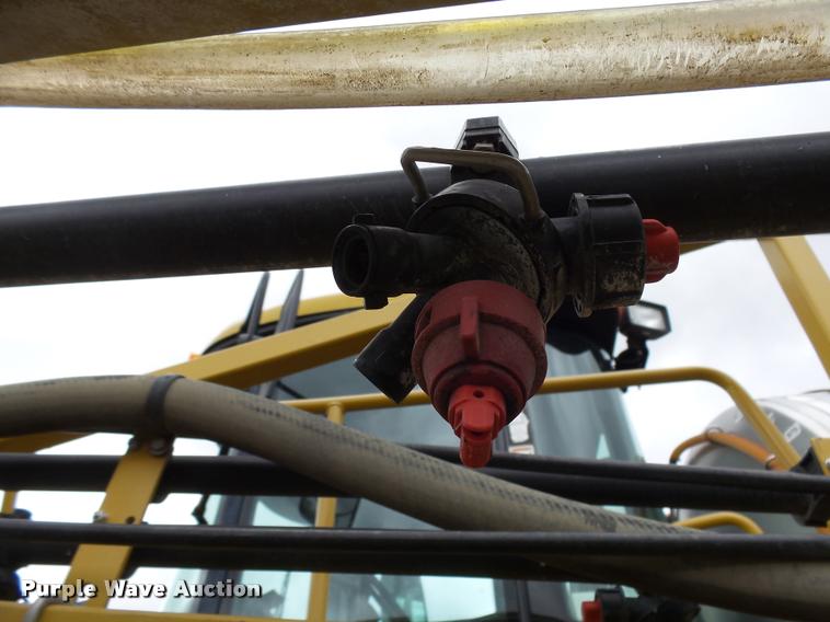 image for item DH9637 2001 Ag-Chem RoGator 1254 self-propelled applicator