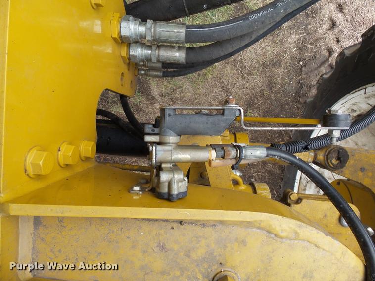 image for item DH9637 2001 Ag-Chem RoGator 1254 self-propelled applicator