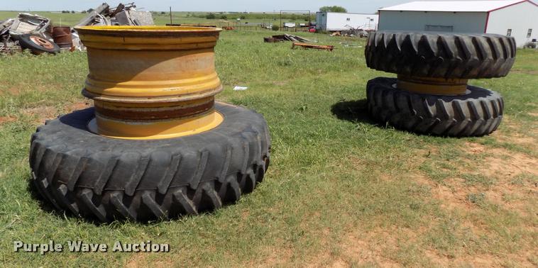 image for item DJ9877 (2) sets of Caterpillar dual combine wheels