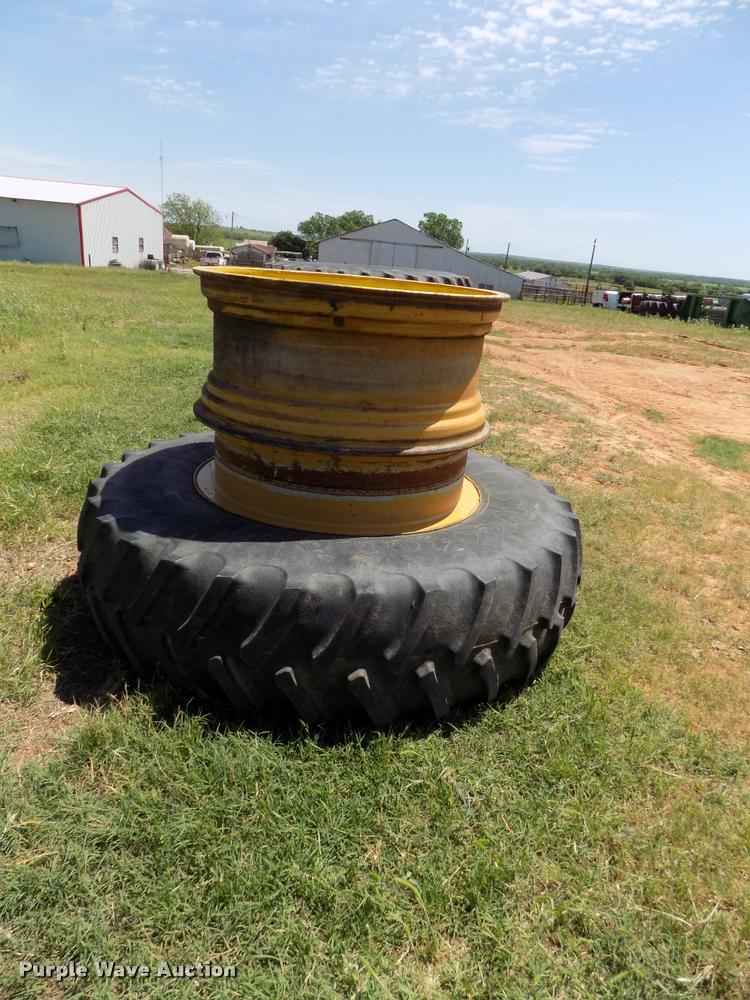 image for item DJ9877 (2) sets of Caterpillar dual combine wheels