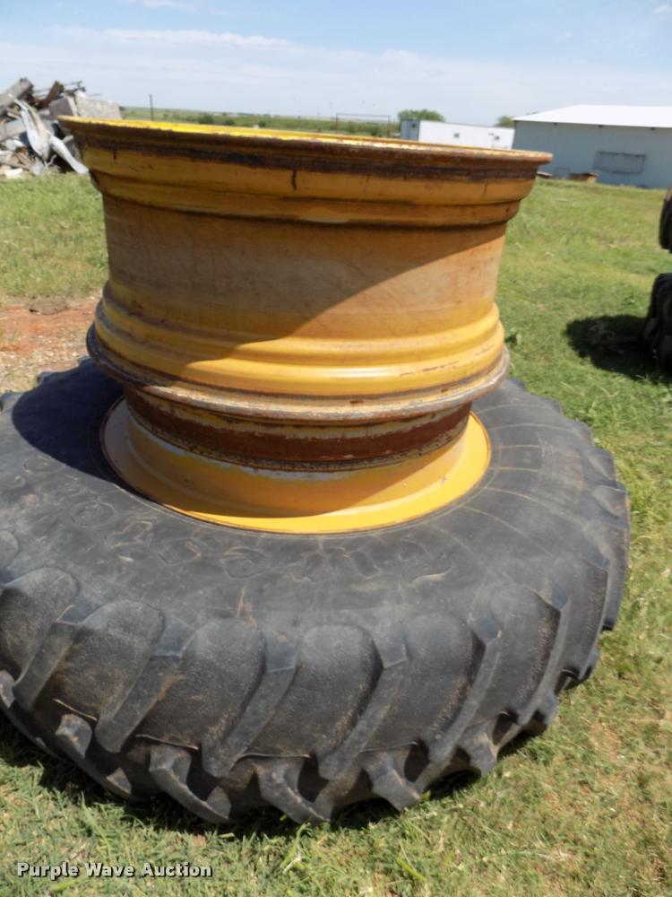 image for item DJ9877 (2) sets of Caterpillar dual combine wheels