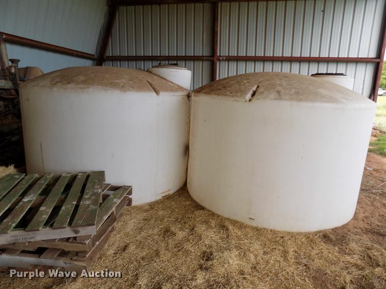 image for item DJ9879 (2) poly tanks