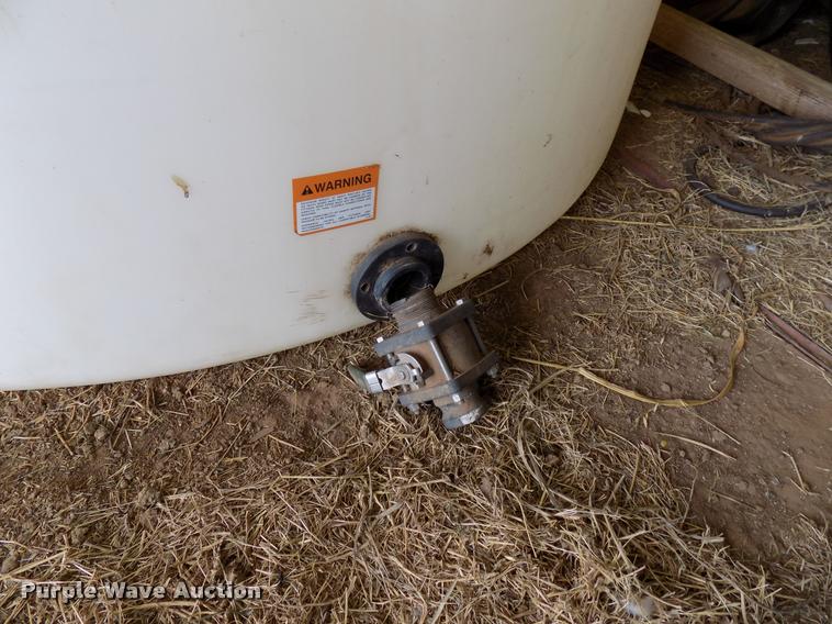 image for item DJ9879 (2) poly tanks