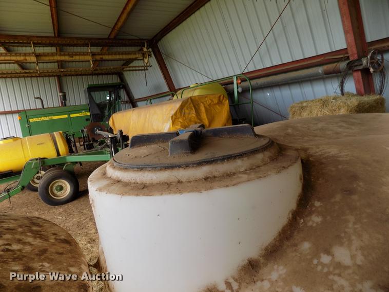 image for item DJ9879 (2) poly tanks