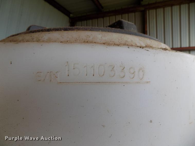 image for item DJ9879 (2) poly tanks